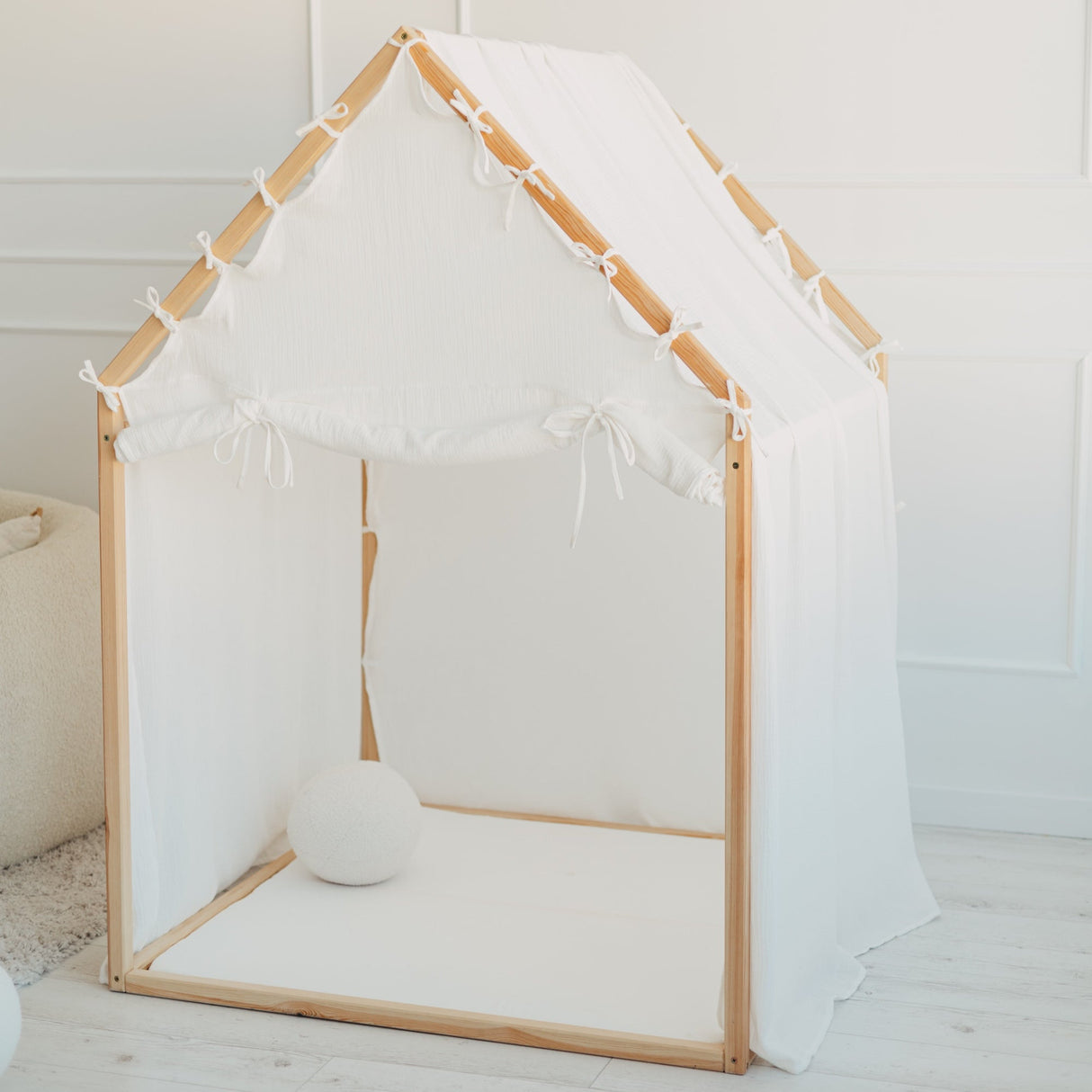 Playhouse Scandi I • White