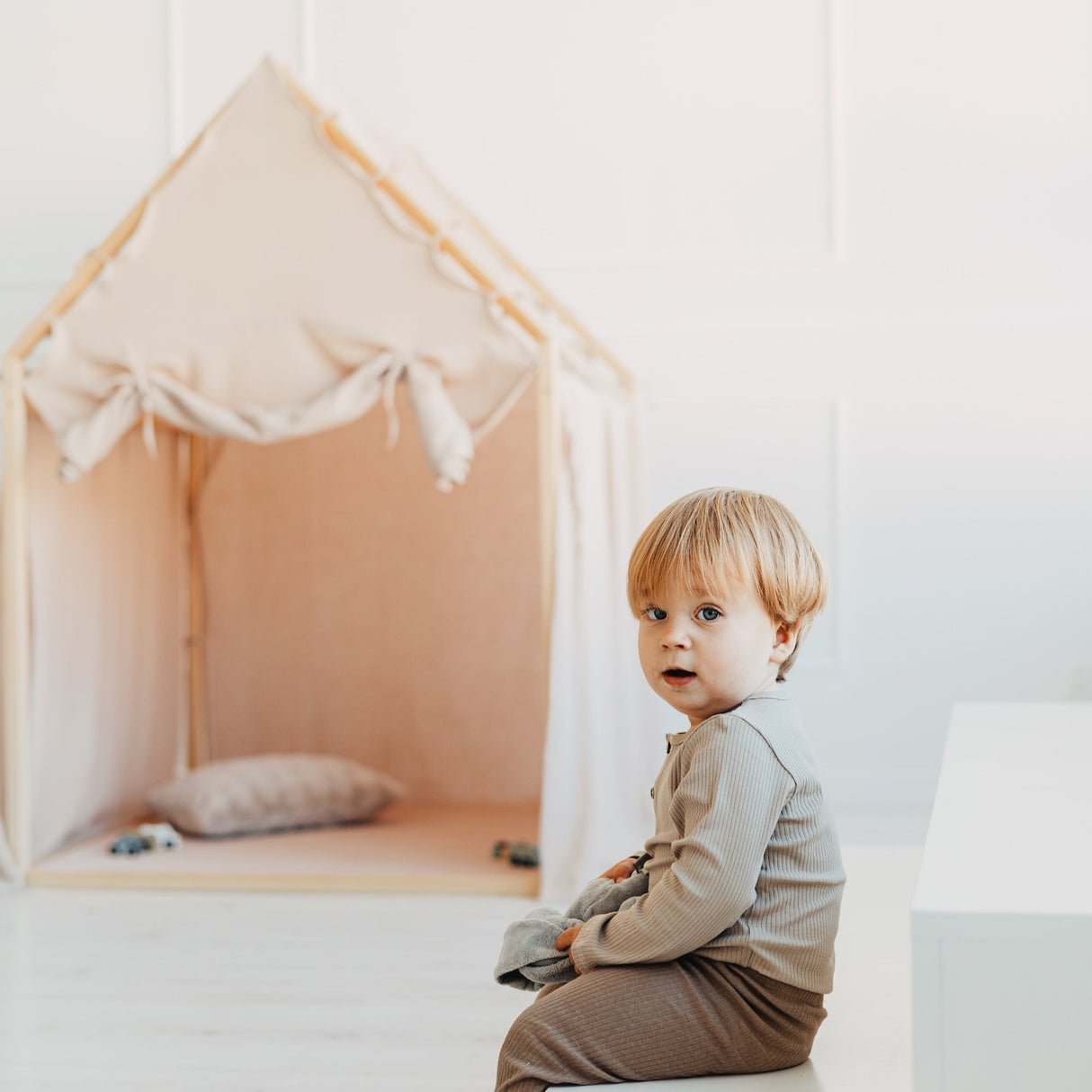 Playhouse Scandi I • Beige