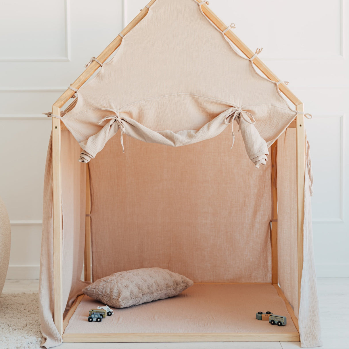 Playhouse Scandi I • Beige
