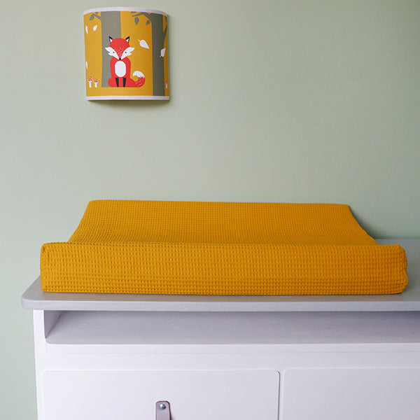 Aankleedkussenhoes wafelstof basis babykamer | oker - HelloBaby.be