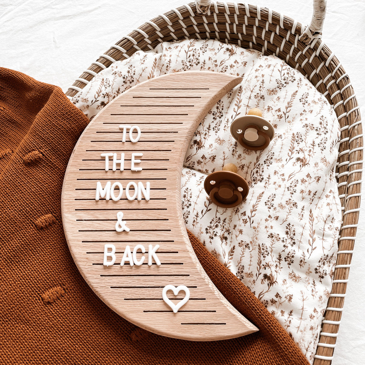 houten letterbord maan moon mijlpalenbord mijlpalen hout