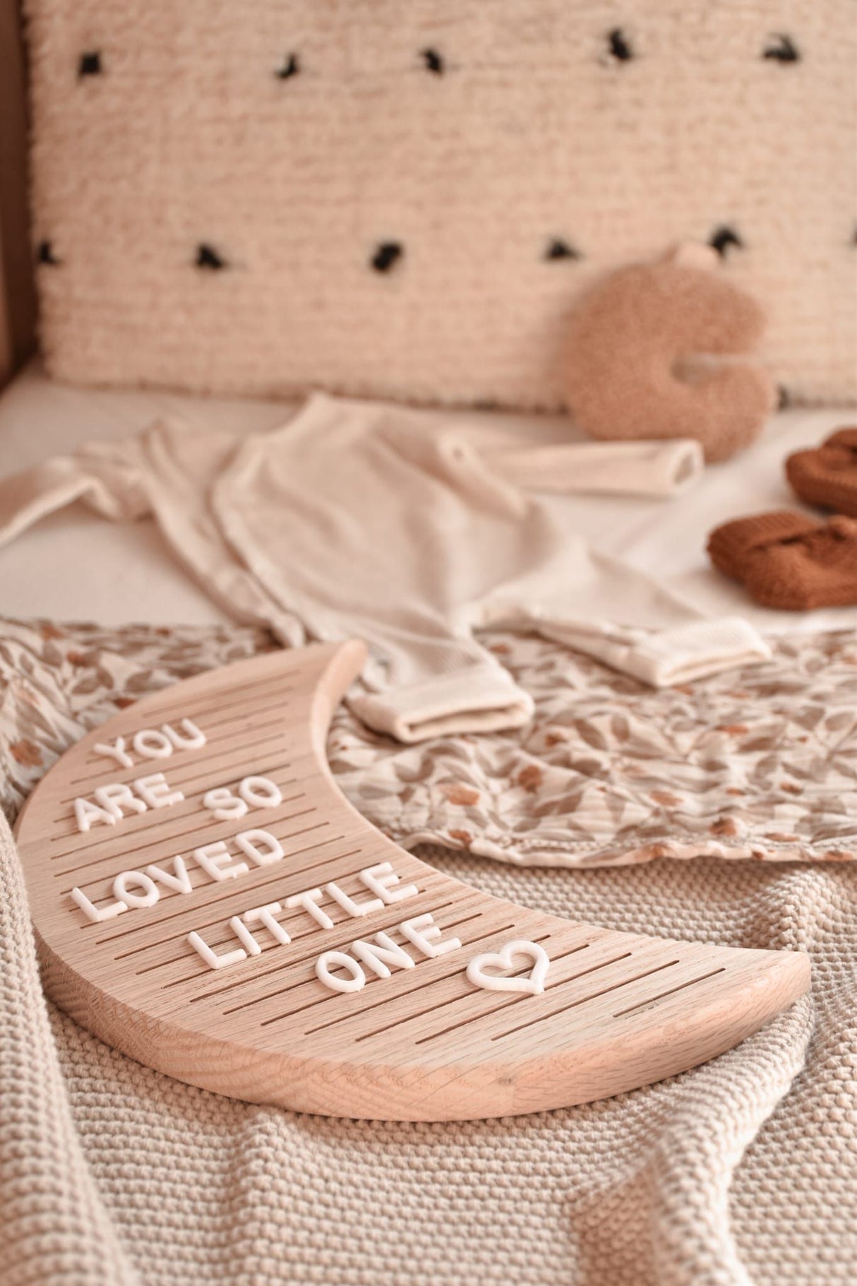 houten letterbord maan moon mijlpalenbord mijlpalen hout